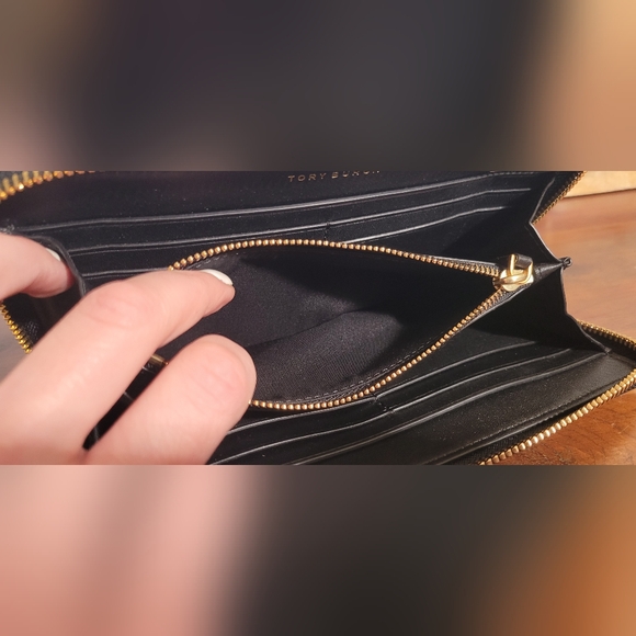 Tory Burch Gemini Continental Wallet - Picture 6 of 8